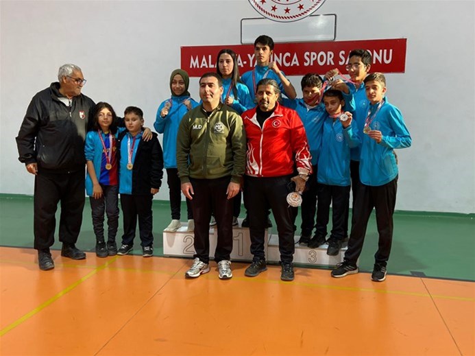 WUSHU KUNG FU CUMHURİYET KUPASI’NDA ELAZIĞ’A 10 MADALYA