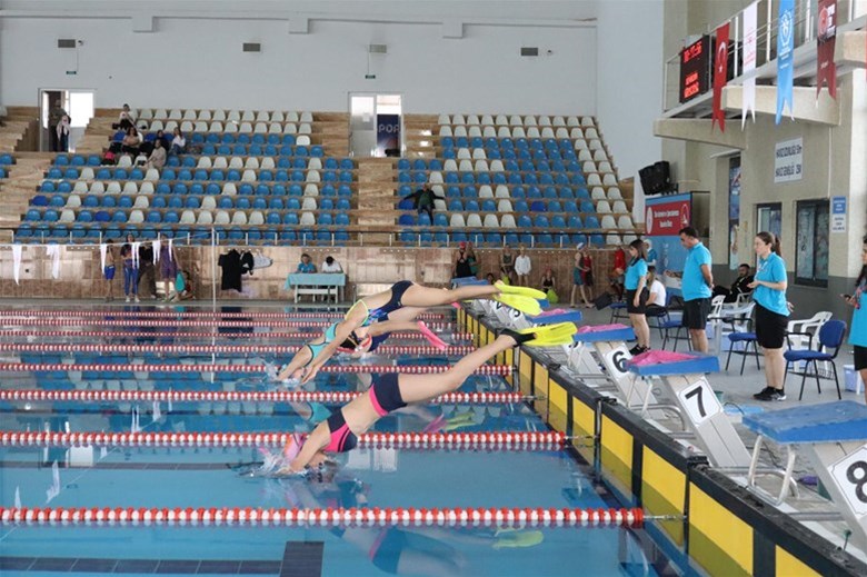 Elazığ’da Paletli Yüzmede Cumhuriyet Kupası Heyecanı