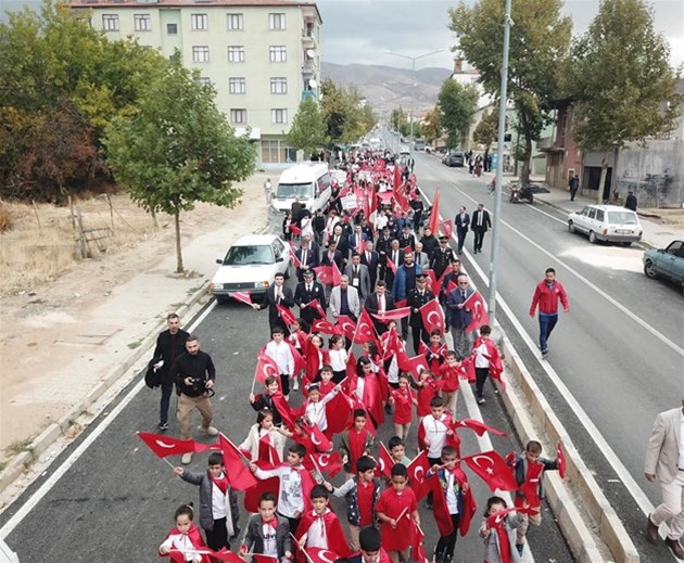ELAZIĞ’DA CUMHURİYET COŞKUSU SPORLA KUTLANDI