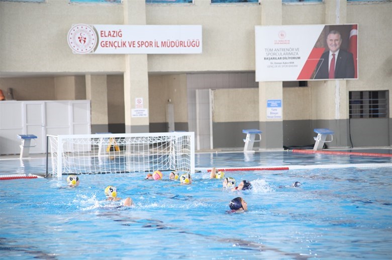 ELAZIĞ’DA SUDA NEFES KESEN MÜCADELE; SONA ERDİ.