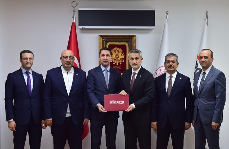 SPOR ALTYAPISINDA DEV ADIM: ELAZIĞ'DA SAHA SAYISI 80'E YÜKSELİYOR