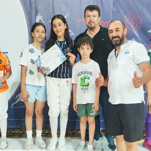 PİSTTEN MADALYAYLA DÖNDÜ: ELİF REYYAN KAYA'DAN TÜRKİYE ÜÇÜNCÜLÜĞÜ
