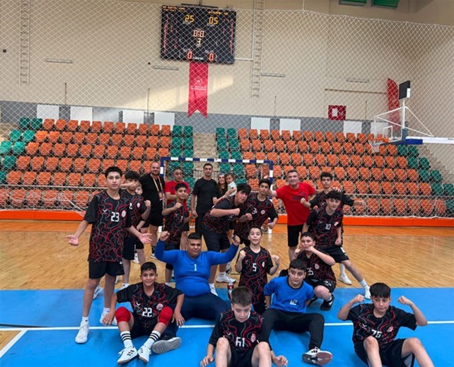 ELAZIĞ GENÇLİK SPOR KULÜBÜ MİNİK ERKEKLER HENTBOL TAKIMI FİNAL GRUBUNDA