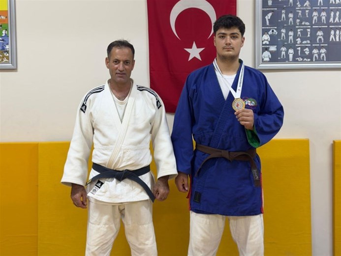 ELAZIĞ’DAN AVRUPA’YA MİLLİ GURUR